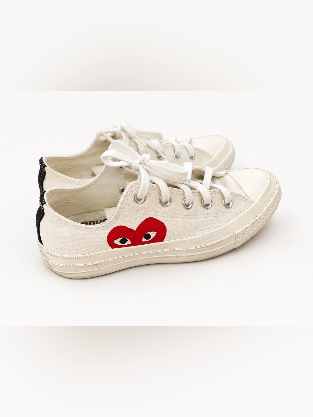 Comme des Garçons PLAY x Converse Chuck Taylor Low Top Size Women’s 6 / Men’s 4